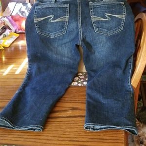 Silver Aiko Capri . Size 30